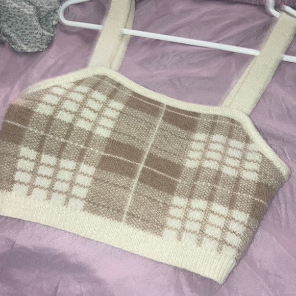 Color: Tan/brown - Picture 2 of 3